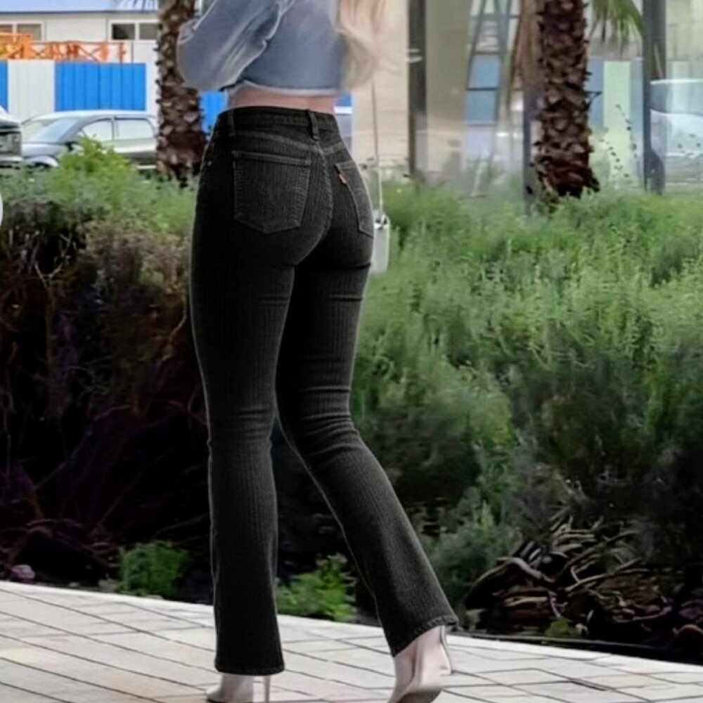 Very Comfy Levis 314 Mid Rise Black Cordoroy Jeans